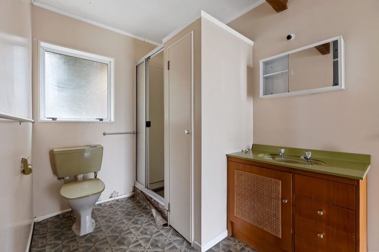 Photo of property in 11 South Road, Moturoa, New Plymouth, 4310