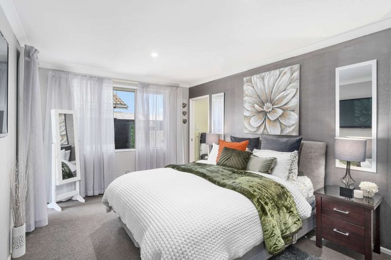 Photo of property in 8 Glen Place, Parklands, Christchurch, 8083