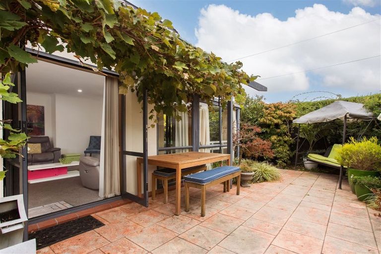 Photo of property in 14 Sawyers Arms Road, Northcote, Christchurch, 8052