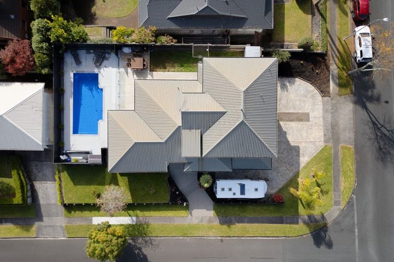 Photo of property in 2 Dallinger Street, St Andrews, Hamilton, 3200