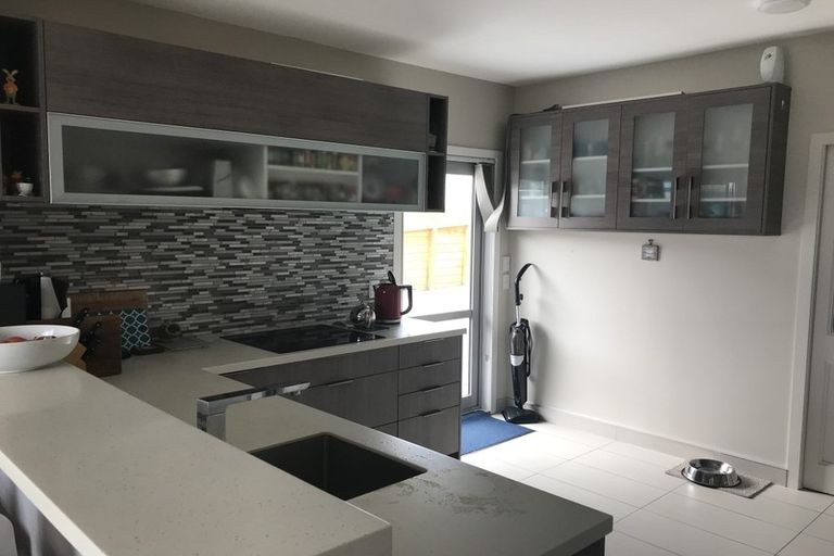 Photo of property in 1 Cherry Grove, Strathmore Park, Wellington, 6022