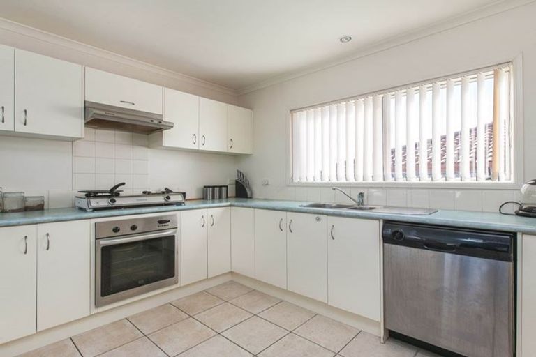 Photo of property in 52 Summerland Drive, Henderson, Auckland, 0612