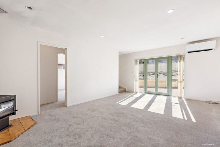 Photo of property in 1/42 Noeleen Street, Glenfield, Auckland, 0629