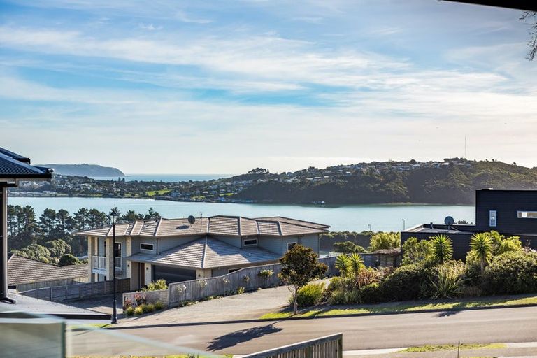 Photo of property in 14 The Fjord, Aotea, Porirua, 5024