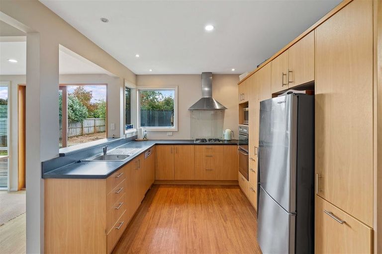 Photo of property in 51 Winters Road, Redwood, Christchurch, 8051