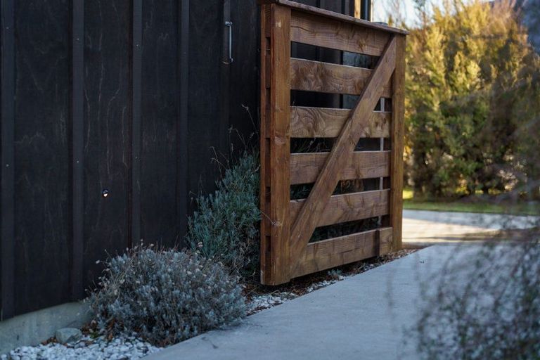 Photo of property in 23 Teal Place, Lake Hawea, Wanaka, 9382