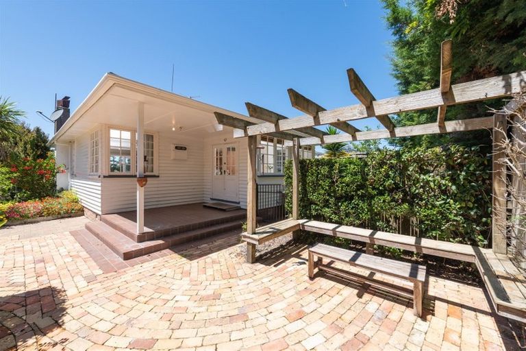 Photo of property in 12 Tane Street, New Lynn, Auckland, 0600
