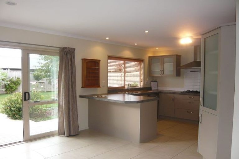 Photo of property in 129 Saint James Drive, Huntington, Hamilton, 3210