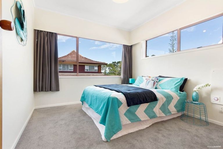 Photo of property in Tuscany Way, 3/3 Ambrico Place, New Lynn, Auckland, 0600