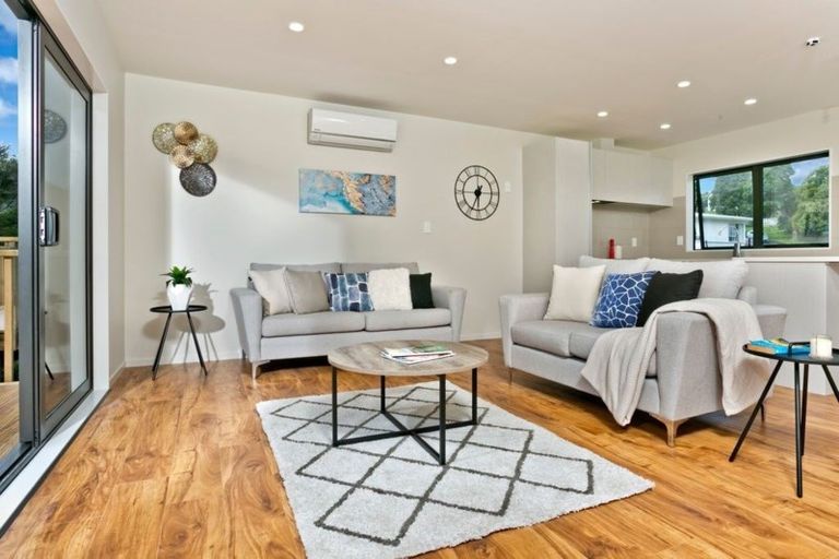 Photo of property in 22a Glastron Place, Bayview, Auckland, 0629