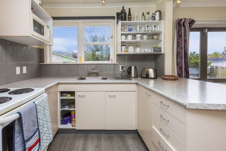 Photo of property in 1/29 Hillside Drive, Maoribank, Upper Hutt, 5018