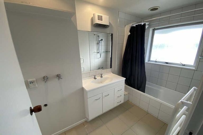 Photo of property in 5/445 Armagh Street, Linwood, Christchurch, 8011