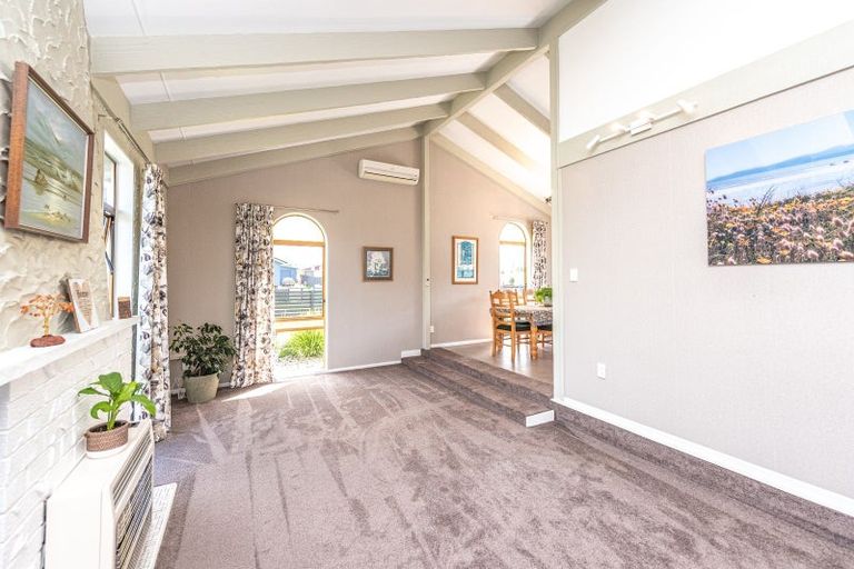 Photo of property in 53 Hinau Street, Castlecliff, Whanganui, 4501