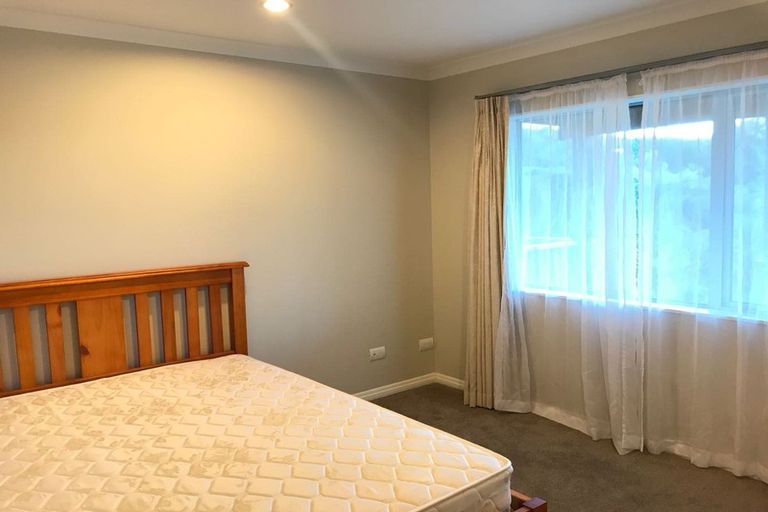 Photo of property in 817a East Coast Road, Northcross, Auckland, 0630