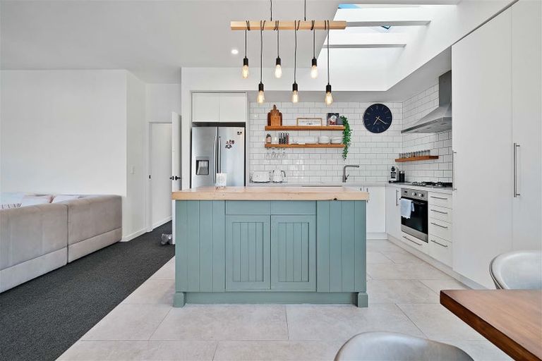 Photo of property in 10 Factory Road, Belfast, Christchurch, 8051