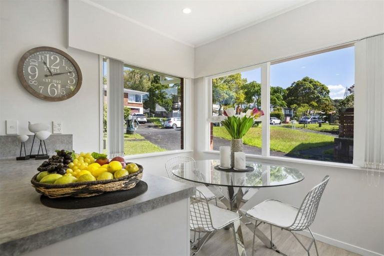 Photo of property in 1/12 Keldale Place, Forrest Hill, Auckland, 0620