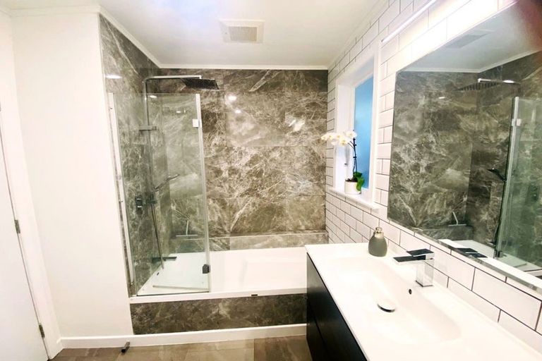 Photo of property in 129 Maupuia Road, Maupuia, Wellington, 6022