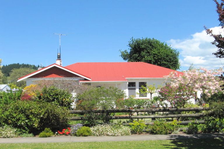 Photo of property in 13 Iranui Road, Inner Kaiti, Gisborne, 4010