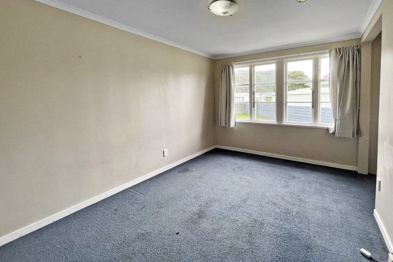 Photo of property in 83 Molesworth Street, Taita, Lower Hutt, 5011