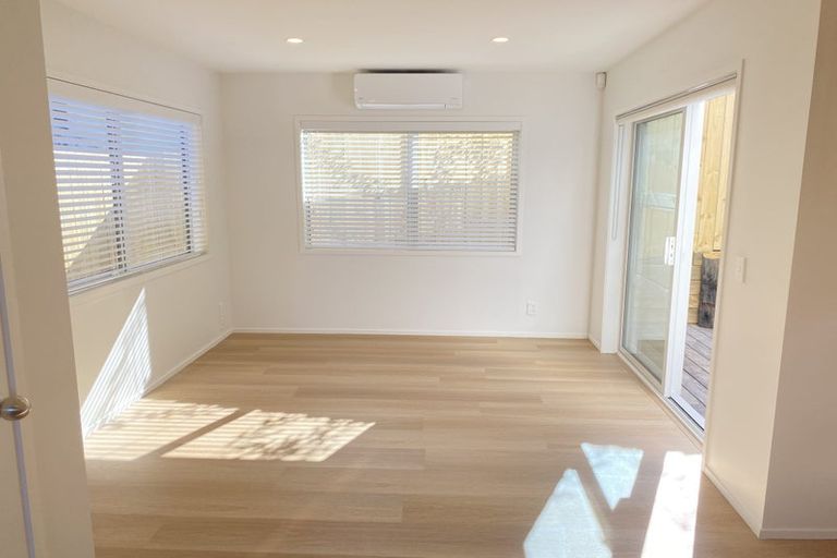 Photo of property in 119b Lynn Road, Bayview, Auckland, 0629