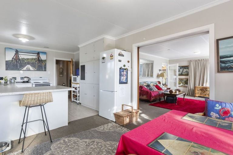 Photo of property in 8 Omata Road, Westown, New Plymouth, 4310