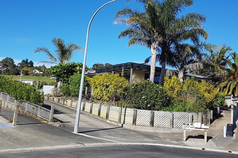 Photo of property in 17 Pohutukawa Drive, Cable Bay, 0420