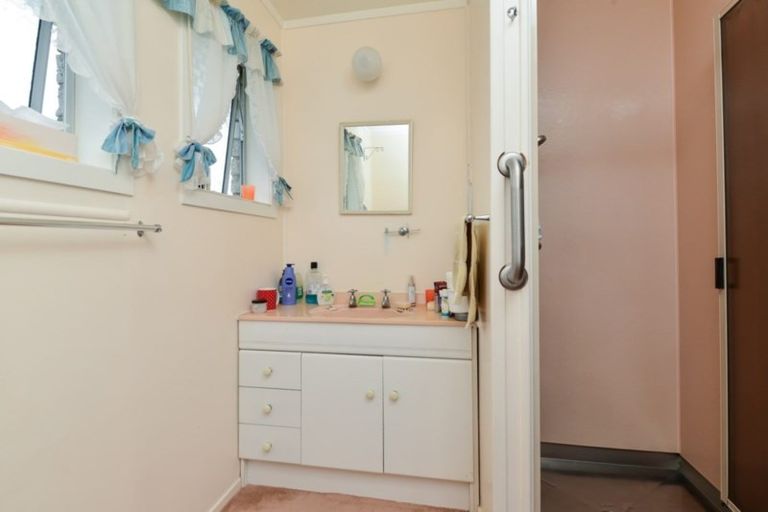 Photo of property in 5 Lindsay Crescent, Nawton, Hamilton, 3200