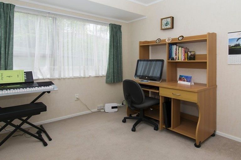 Photo of property in 9 Woodview Rise, Botany Downs, Auckland, 2010
