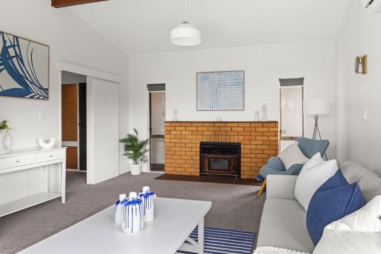 Photo of property in 35 Townshend Crescent, Greenmeadows, Napier, 4112