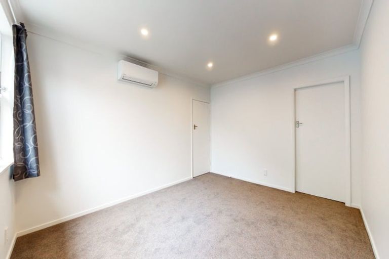 Photo of property in 5 Ranelagh Terrace, Karori, Wellington, 6012