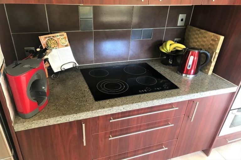 Photo of property in 70 Greenwood Road, Havelock North, 4130