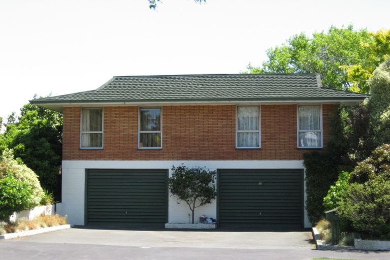 Photo of property in 18 Dunrobin Place, Avonhead, Christchurch, 8042