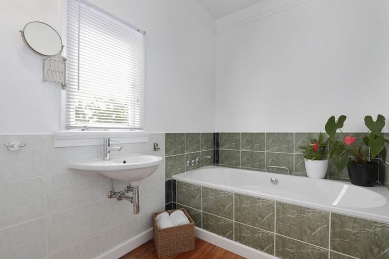 Photo of property in 84 Kenrick Street, Te Aroha, 3320