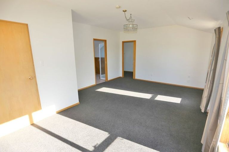 Photo of property in 22 Geraldo Place, Russley, Christchurch, 8042