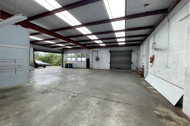 Photo of property in 1/17 View Road, Glenfield, Auckland, 0627