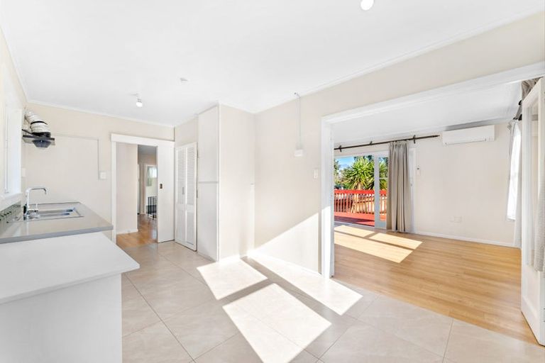 Photo of property in 56 Bolton Street, Blockhouse Bay, Auckland, 0600