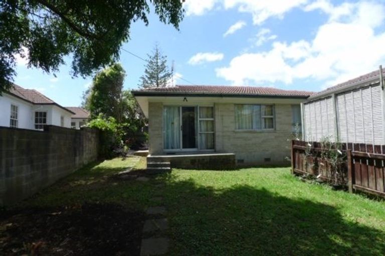 Photo of property in 1/1 Hastie Avenue, Mangere Bridge, Auckland, 2022