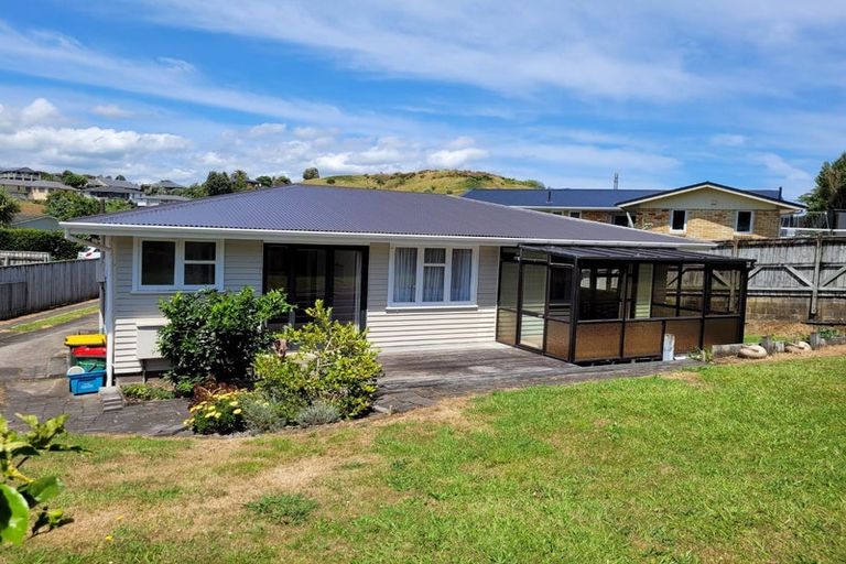 Photo of property in 11 Oawai Place, Marfell, New Plymouth, 4310