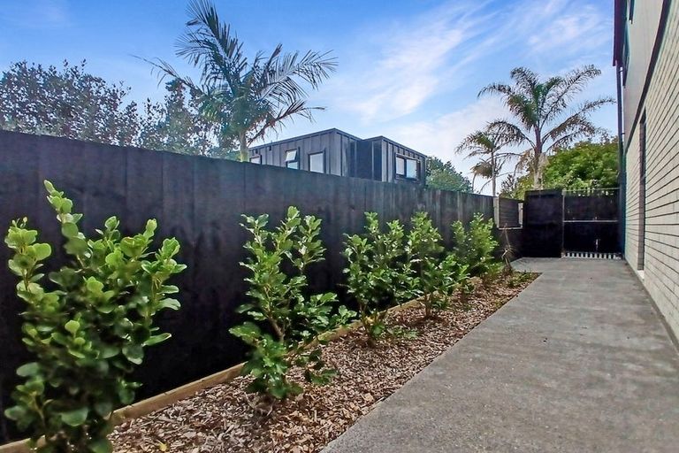 Photo of property in 8/109 Taikata Road, Te Atatu Peninsula, Auckland, 0610