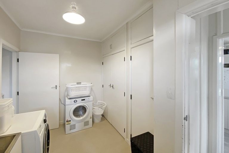 Photo of property in 8 Feltham Street, Hunterville, 4730