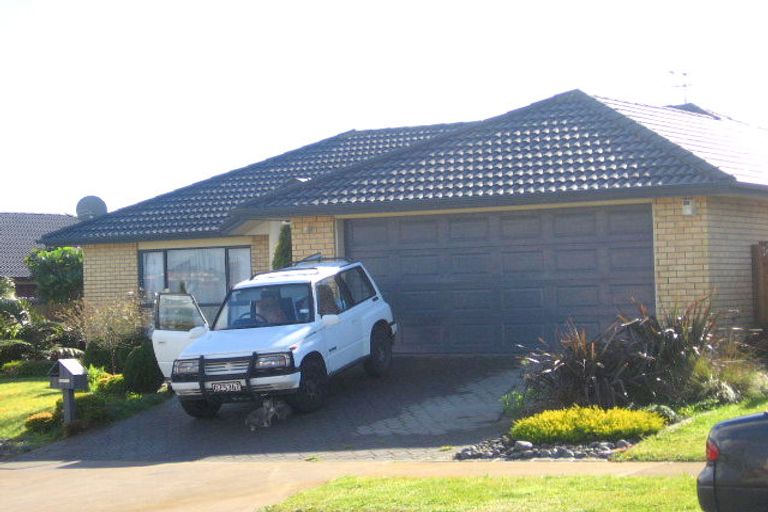 Photo of property in 10 Carlingford Drive, East Tamaki, Auckland, 2016