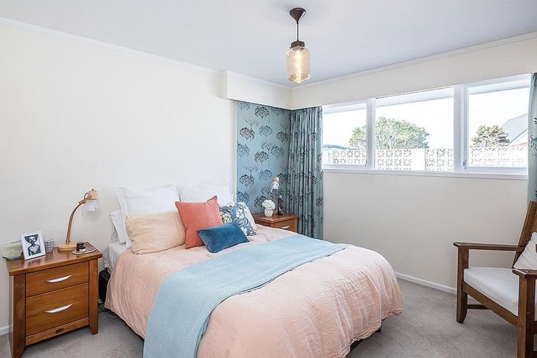 Photo of property in 2 Cranwell Street, Churton Park, Wellington, 6037