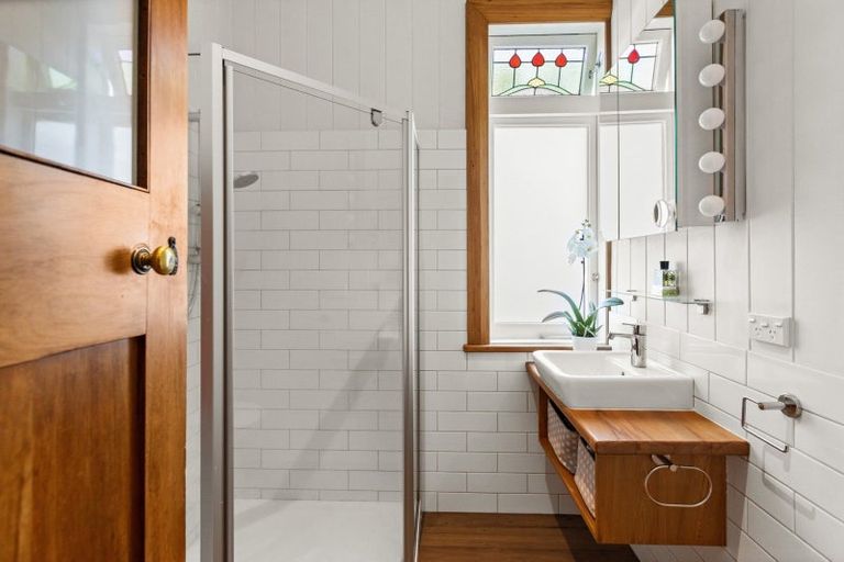 Photo of property in 21 Cameron Road, Bluff Hill, Napier, 4110