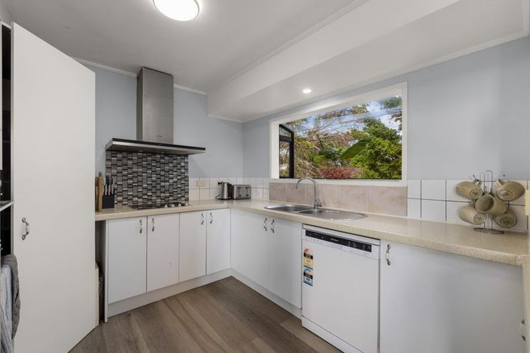 Photo of property in 13 Tui Grove, Paihia, 0200