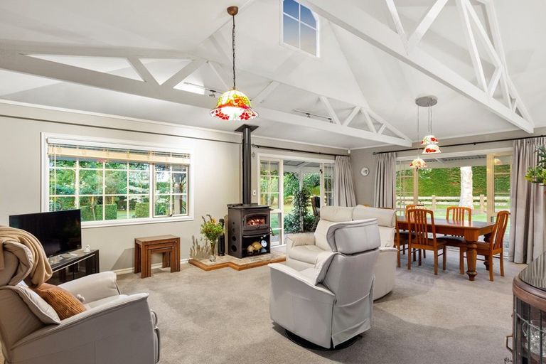 Photo of property in 42 Kayelene Place, Omokoroa, 3114