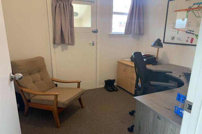 Photo of property in 28 Burgess Street, Green Island, Dunedin, 9018