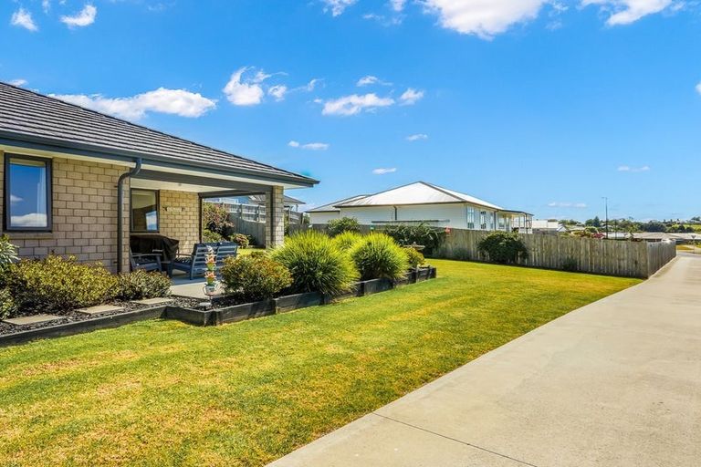 Photo of property in 19 Bragato Way, Te Kauwhata, 3710