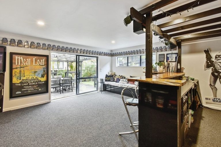 Photo of property in 16 Pat O'connor Place, Manurewa, Auckland, 2105