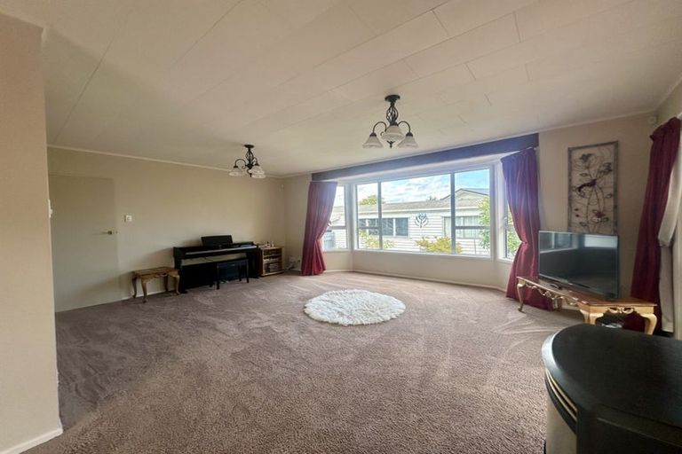 Photo of property in 22 Denver Grove, Totara Park, Upper Hutt, 5018