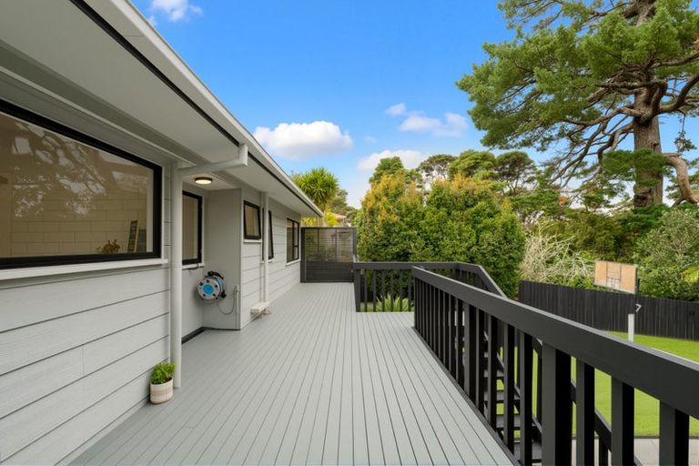 Photo of property in 9 West Harbour Drive, West Harbour, Auckland, 0618